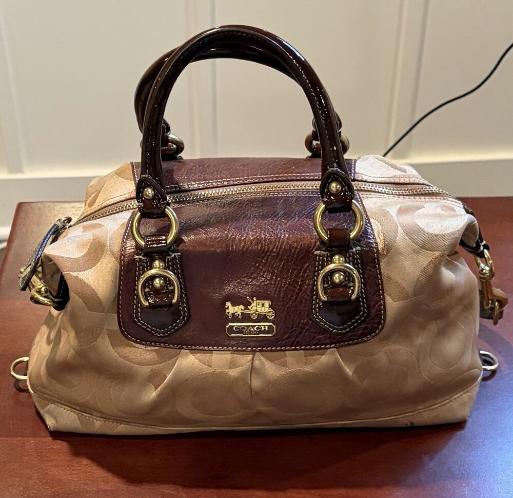Coach Signature C Logo Satchel Top Handle Bag Zip Lined Inner Pockets Strap